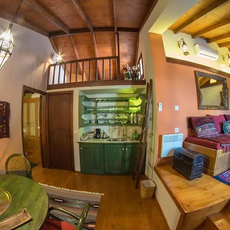 Dandy - Dafne - Garden Casa de Férias Amfíklia